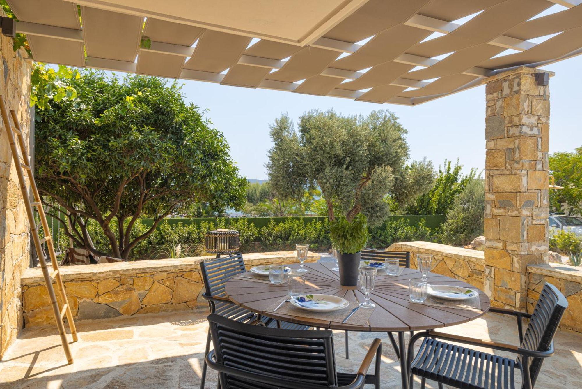 Holiday home Chariclea